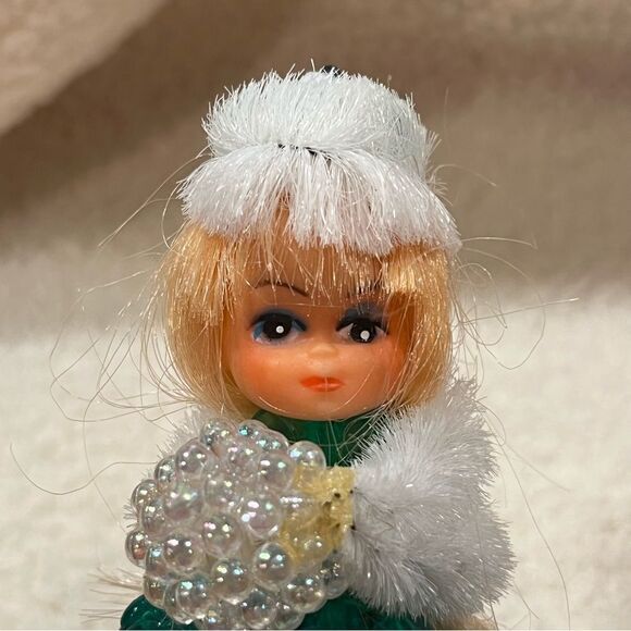 Vintage Handmade Beaded Christmas Safety-pin Dolls Set of 2 Red Green - Picture 3 of 15